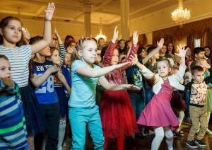 Развлекательная программа «Все танцуют и поют»