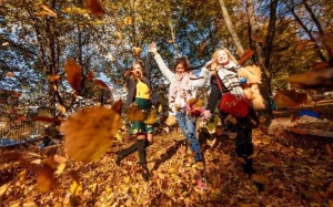 «Под шорох листьев»