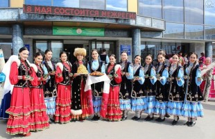 В Учалах стартовал Межрегиональный фестиваль национальных театров "Алтын тирмэ"