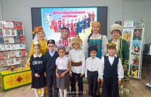 ЭтноСмарт библиотека присоединилась к празднованию Дня национального костюма