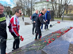 Праздничное возложение венка «Под ярким салютом Великой Победы»