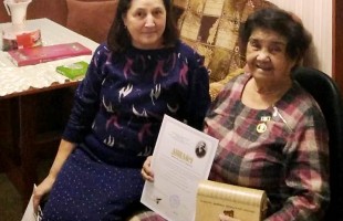 Общественный деятель Ляля Биишева награждена премией имени Мажита Гафури по случаю своего 90-летия