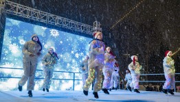 Новогодняя программа «Новый год к нам мчится…»