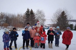 Развлекательная программа «С днем рождения, Дед Мороз!».