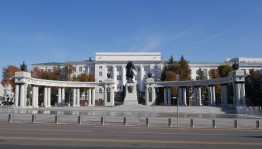 Экскурсия по Советской площади и у памятника генералу М.М. Шаймуратову