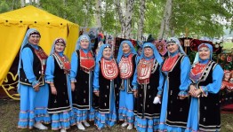 Тематический вечер «Национальные костюмы народов России»