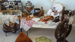 Выставка «Предметы милой старины.»