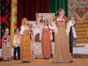 Фольклорный праздник «Пришел спас - держи рукавички про запас»