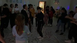 Игровая дискотека для детей «Зажигай-ка»