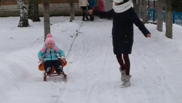 Спортивная – игровая программа «В сугробах радости и смеха»
