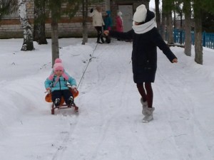 Спортивная – игровая программа «В сугробах радости и смеха»