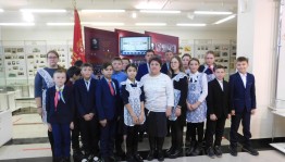 Патриотический час«Он песней живёт в народе»