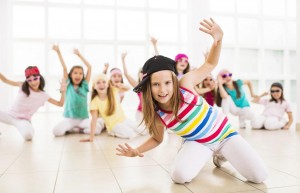 Танцевально-игровая программа «Повторяй за мной, делай как я!»