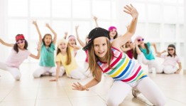Танцевально-игровая программа «Повторяй за мной, делай как я!»