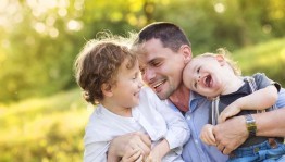 Фотоакция, посвященная Дню отца «С папой можно всё!»