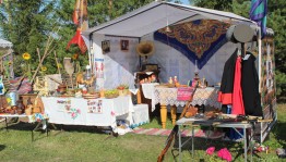 «В наш чудесный огород- приглашаем весь народ».