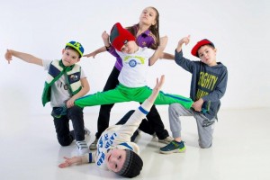 Танцевально–игровая программа «Играем,танцуем,отдыхаем»