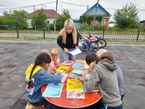 Игровая программа «Волшебное стеклышко»