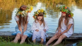 Развлекательная программа:«Рассказы у березки»ю