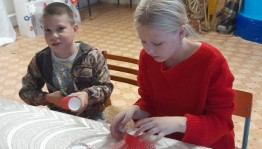 Новогодняя мастерилка «В новый год мы не скучаем-лепим, клеи, вырезаем»