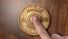 День дверного звонка