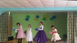 Концертная программа «Самой дорогой и нежной!»