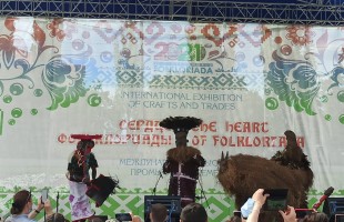 Фольклориада ҡунаҡтары менән аралышырға тәржемәсе лә кәрәкмәй