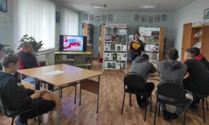 Исторический час «Российский гордый триколор»