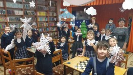 Новогодняя игровая программа «Новогодняя карусель»