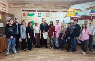 Встреча с художником Романом Сайфуллиным в Башкирской библиотеке для слепых