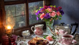 За чашкой чая.