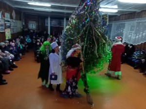 Театрализованное представление «Не желает Старый год уходить за поворот»