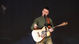 «Гитара тоже автомат»