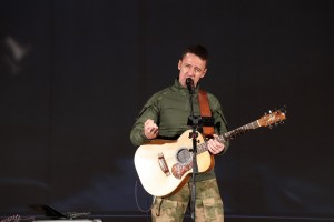 «Гитара тоже автомат»