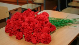 Мастер–класс «Гвоздики к Дню памяти и скорби».