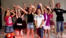 Детская дискотека «Танцуй и пой»