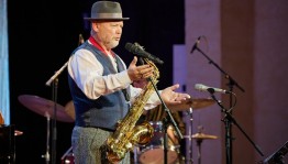 Выдающийся саксофонист Олег Киреев с триумфом выступил на родной уфимской сцене