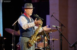 Выдающийся саксофонист Олег Киреев с триумфом выступил на родной уфимской сцене