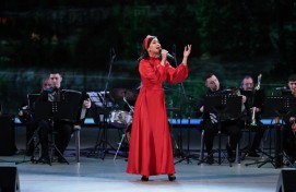 Оркестр ансамбля «Мирас» покоряет юных слушателей: в Уфе с успехом проходят концерты «Твоя любимая музыка»