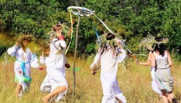 Развлекательная программа «Солнце заиграло–пришел Иван–Купала».