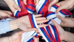 Акция «Российский триколор - звучит гордо!»