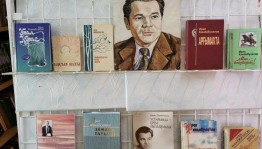 «Скворцы выпускают птенцов»