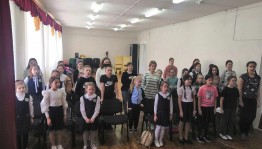 Музыкальная гостиная «А песни довольно одной...»