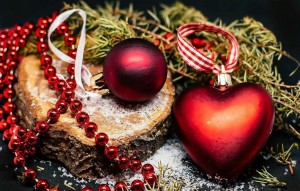 Приготовление украшений и костюмов к детскому утреннику