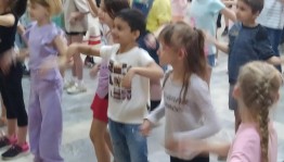 Танцевальный вечер «Зажигаем!»