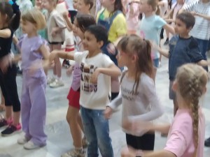 Танцевальный вечер «Зажигаем!»