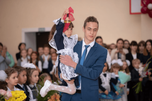 Торжественные мероприятия ко Дню знаний прошли в республике
