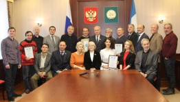В Государственном Собрании открылась выставка проекта «Любимые художники Башкирии», посвящённая 100-летию образования Башкортостана