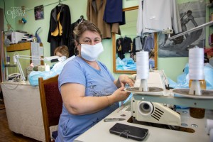 Bashkir Opera and Ballet Theater sews protective overalls for doctors