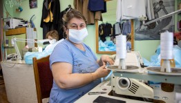 Bashkir Opera and Ballet Theater sews protective overalls for doctors